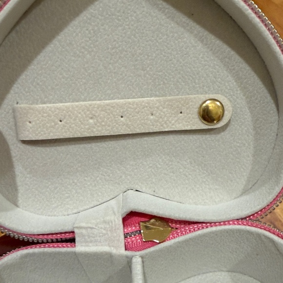 Lilly Heart Jewelry Box - Picture 6 of 10